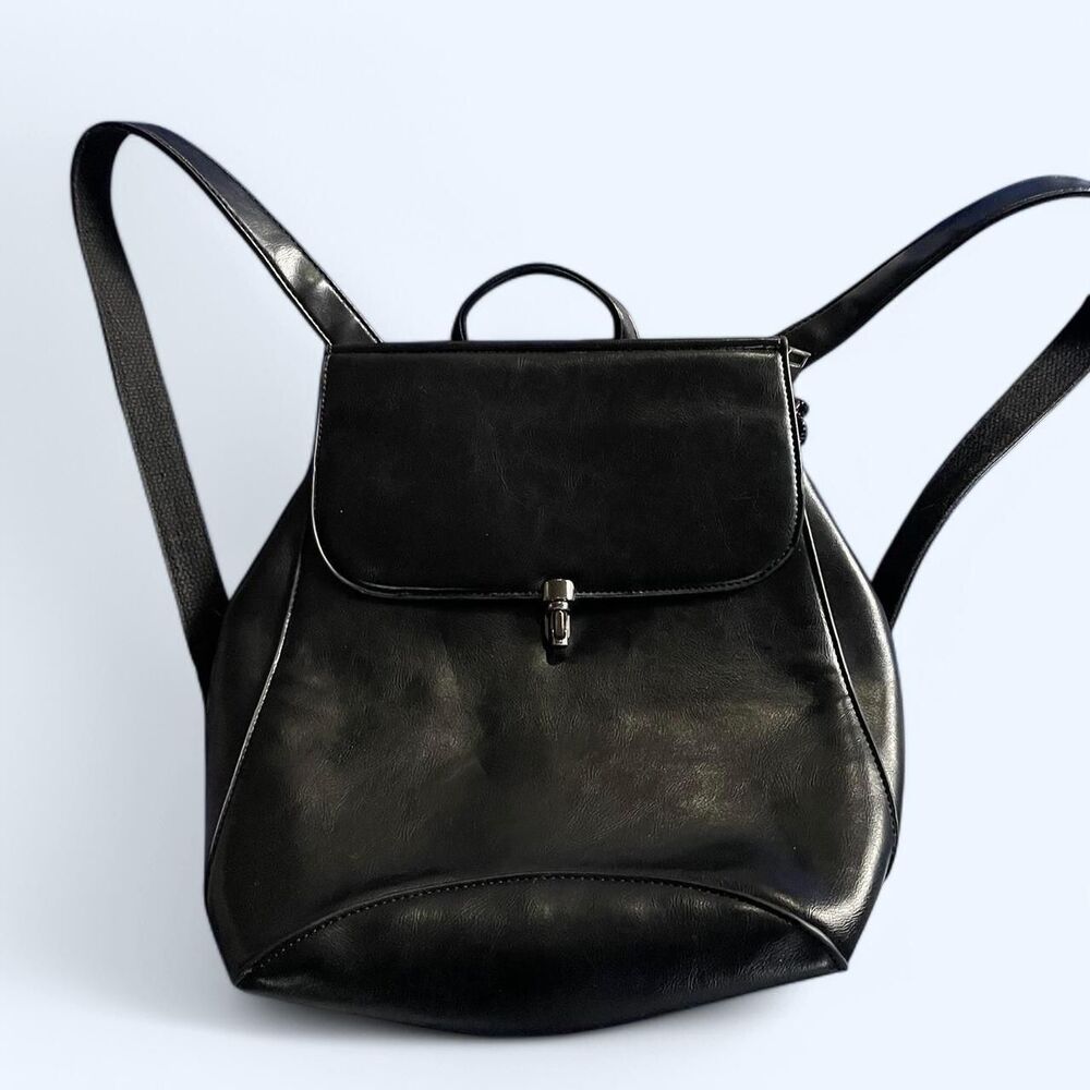 Wink Kangaroo backpack style purse bag